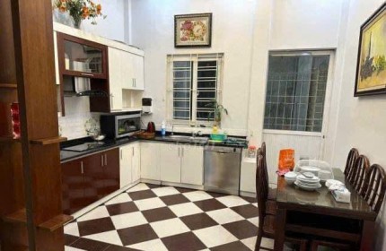 Cho thuê MBKD SPA PHỐ Nguyên Hồng - Đống Đa - 50m - 4 tầng - 28 triệu